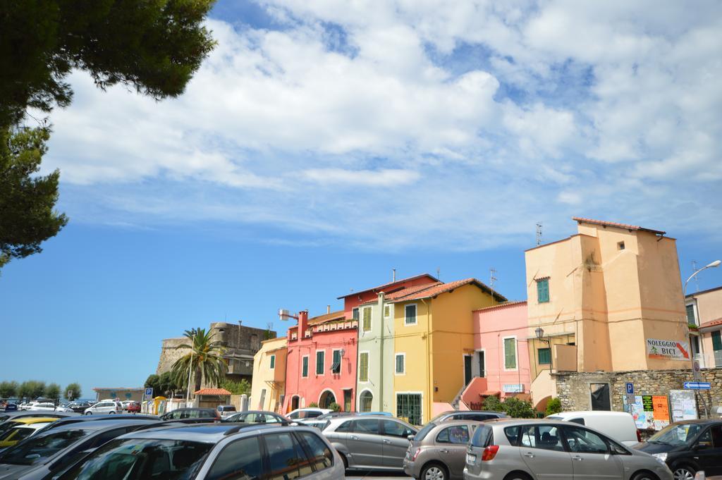 Riva Beach Apartment Riva Ligure Exteriör bild